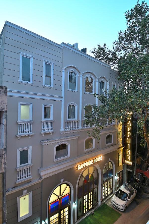 Hotel Sapphire House - 3 Mins Walk From Metro And 5 Mins From Rail Station Нью-Дели Экстерьер фото